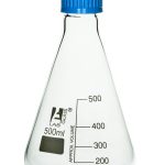 MATRAZ ERLENMEYER 500ML CON TAPAROSCA, GRADUACIÓN BLANCA EISCO